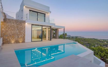 Exceptional house for sale in Calpe